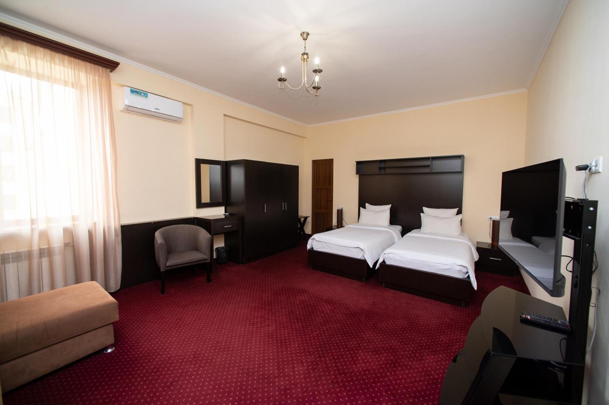14 Floor Hotel Jerevan Rom bilde
