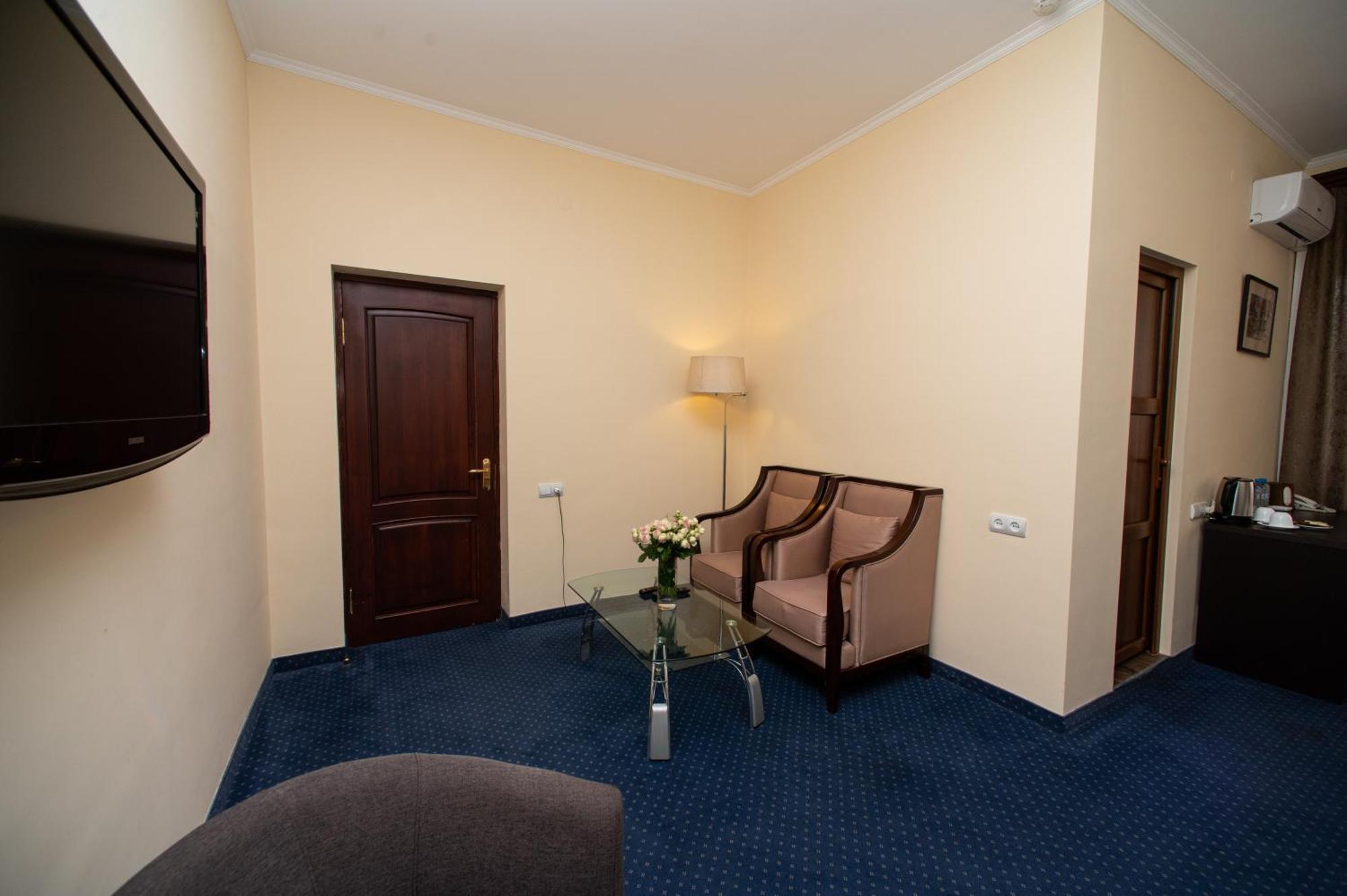 14 Floor Hotel Jerevan Rom bilde