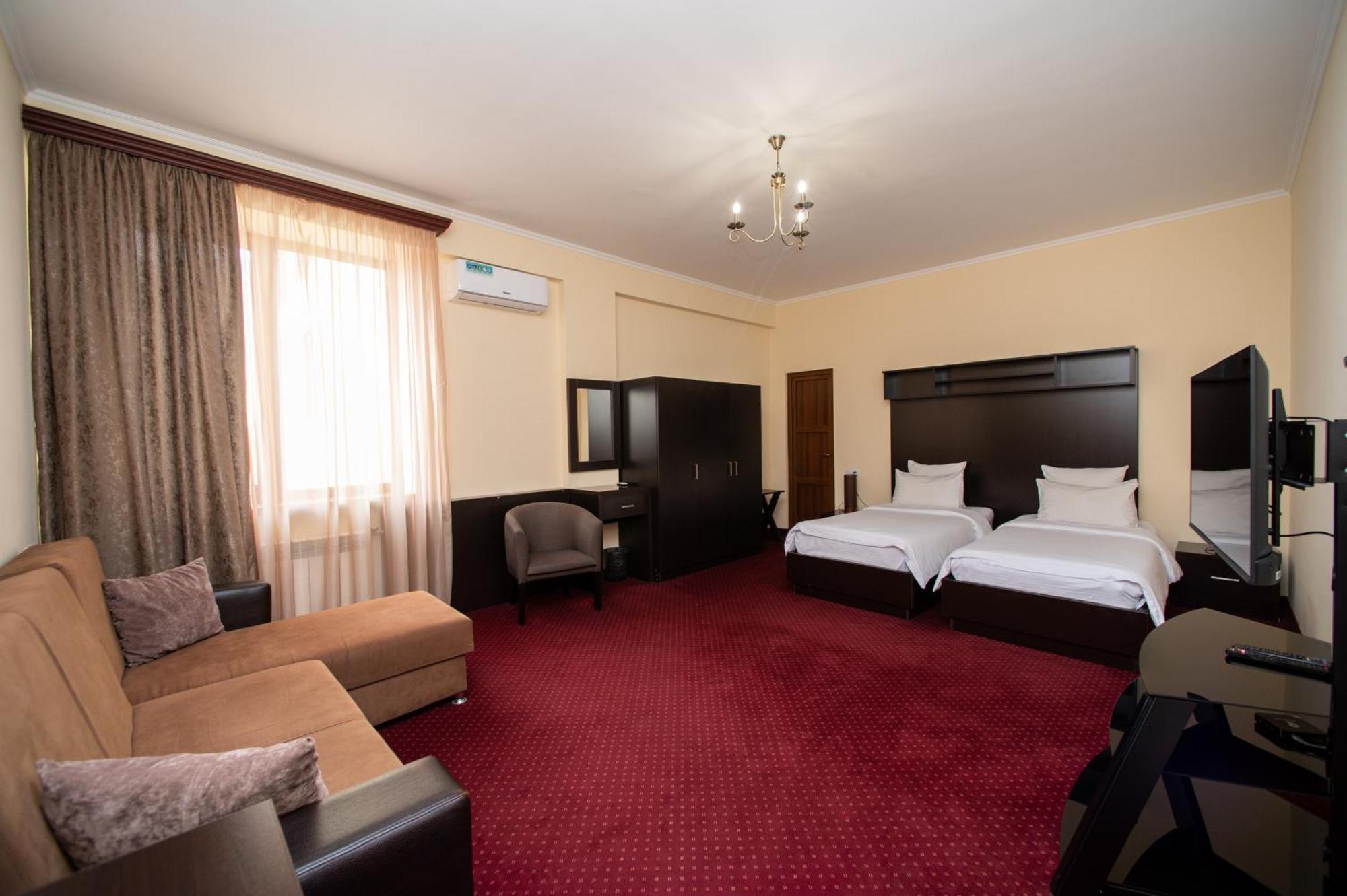 14 Floor Hotel Jerevan Rom bilde